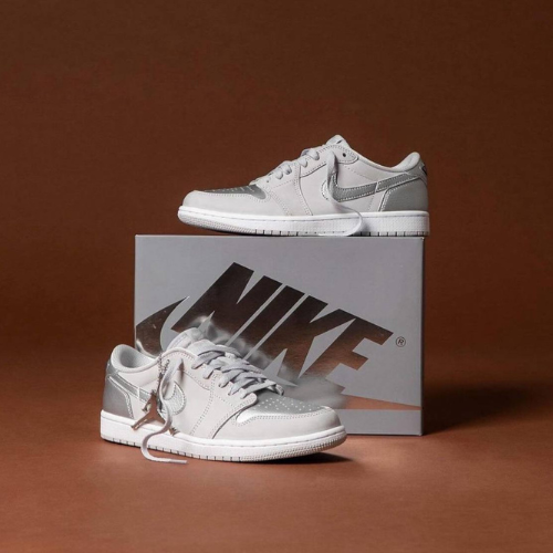 Jordan 1 low metallic silver